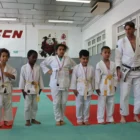 50 jeunes judokas du club sportif des cheminots à Nîmes